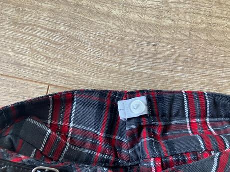 Karovana suknicka, c&a,122