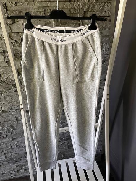 Calvin klein v.m, calvin klein,m