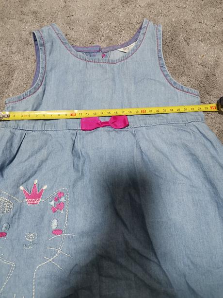 Nádherné šaty, 80