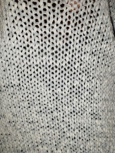 Dierovaný svetrík, esprit,36