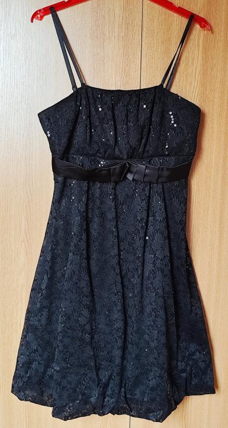 Čierne šaty s flitrami, 40