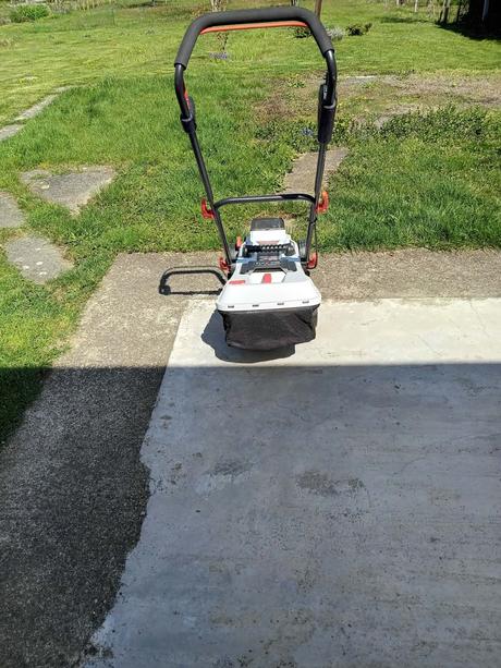 Aku kosačka performer 20v, 