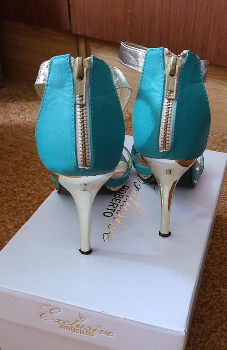 Lodičky tyrkysové, 37