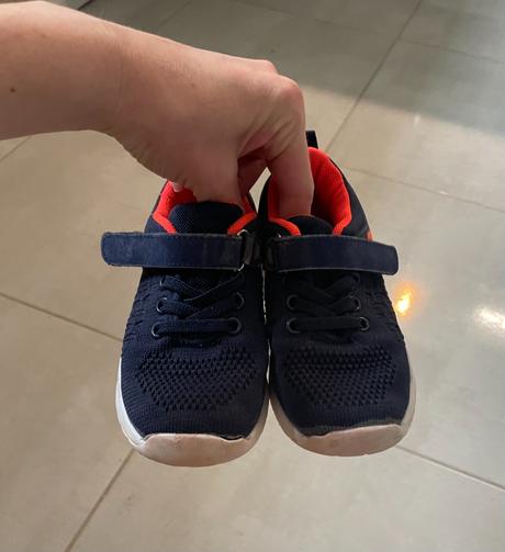 Botasky, deichmann,28