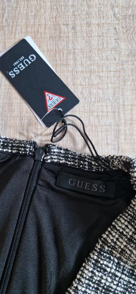 Čiernobiely top guess, guess,158 / xs