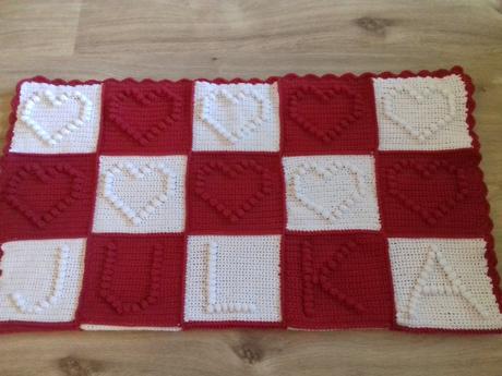 Háčkovaná srdiečková deka, 