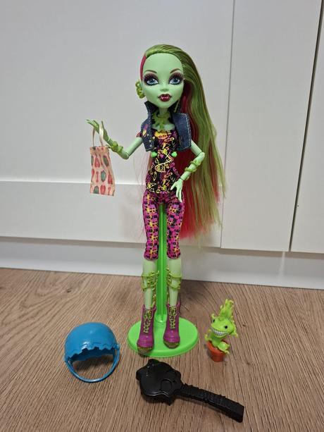 Monster high venus,