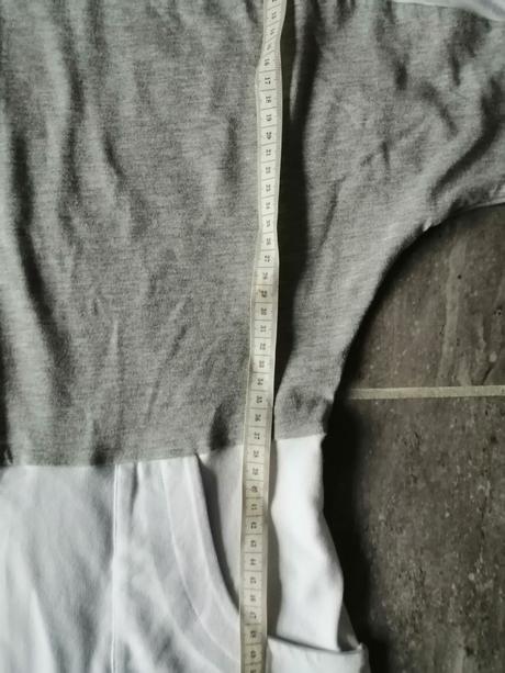 Športové sivobiele šaty v34-36,pružné, 36