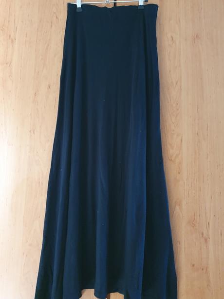 Dlha padava sukna, m