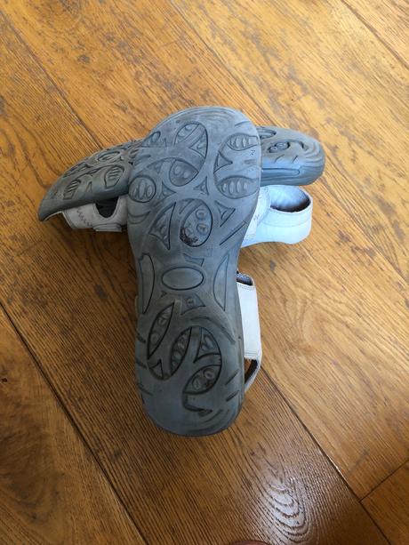 Kozene prezuvky, protetika,37