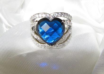 Prsteň s modrým srdiečkom, 