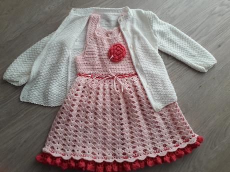 Šaty ruzove hačkovane, 110