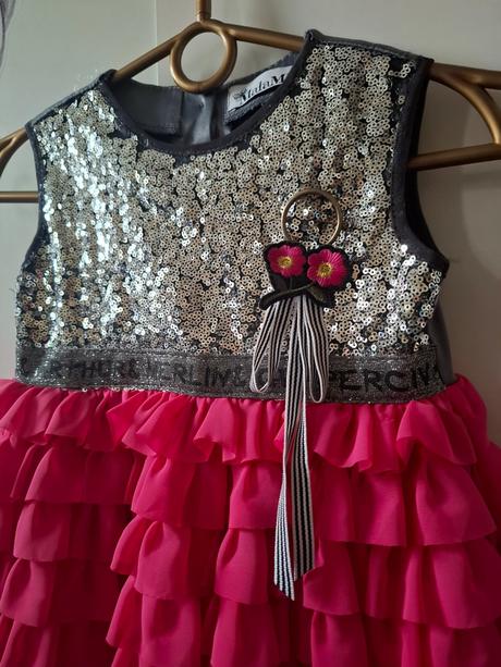 Nádherné šatky s brošňou 110/116, 116