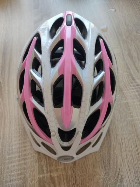 Dievčenská/ dámska prilba na bicykel veľ. s/m, s