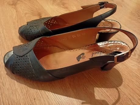 Sandálky kožené veľ. 40, 40