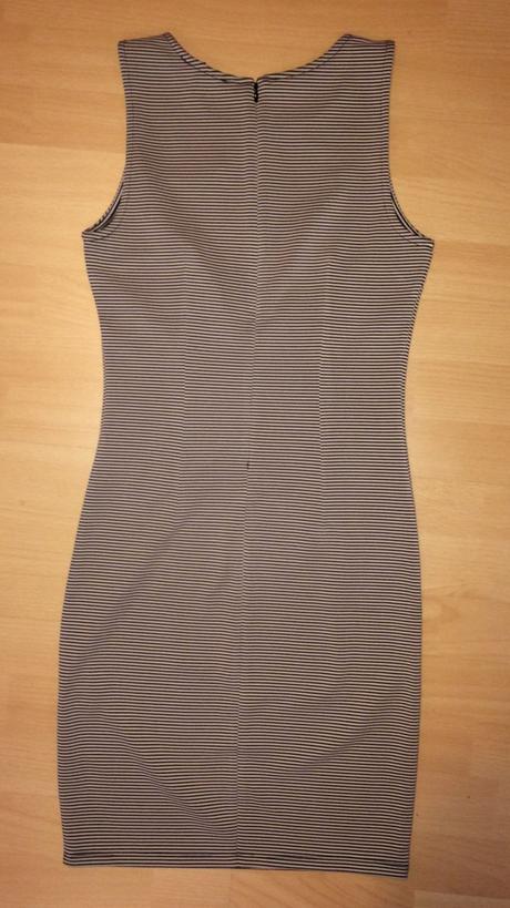 Elegantné puzdrové šaty forever 21, s