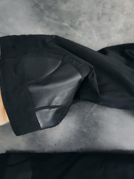 Značkové ellesse lyžiarské nohavice, 164