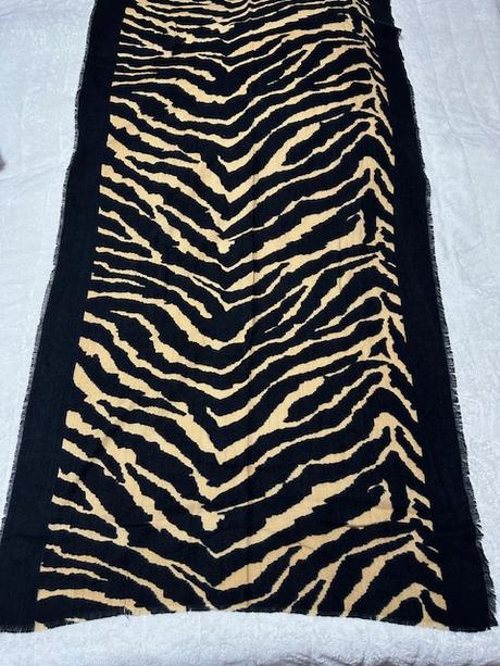 Šál so zvieracím vzorom,