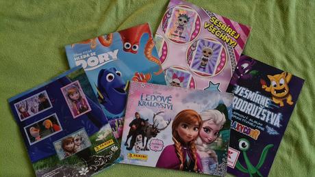 Nálepkové albumy - už len dory a vesmír, 
