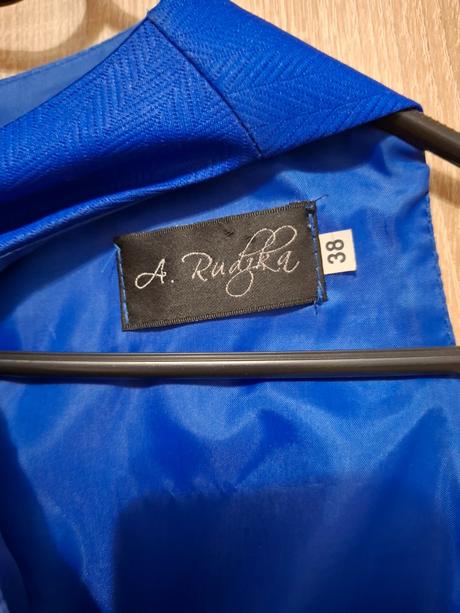 Spoločenské šaty, 38