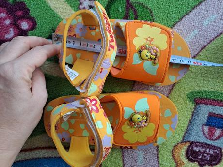 Sandále cena za 2 páry, 29