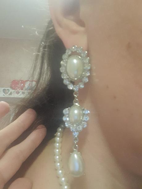 Perlove nausnice-bizu, 