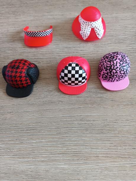 Bábika lol aj s oblečením a doplnkami, 