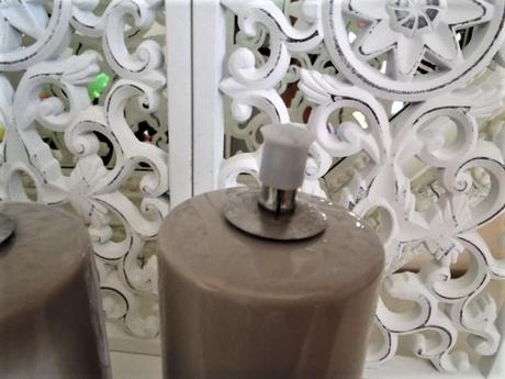 Keramické nádobky na olej a ocot,