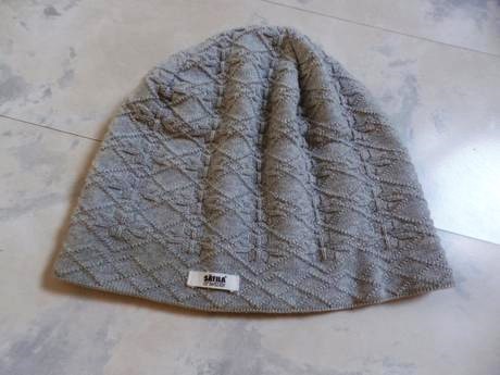 Kvalitná čiapka satila, l