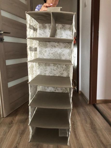 Skladacia políčka na zavesenie,