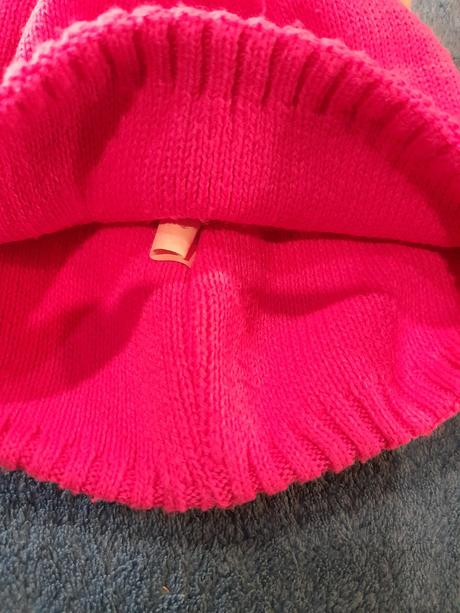 Ružová čiapka s kvetinkami, 110