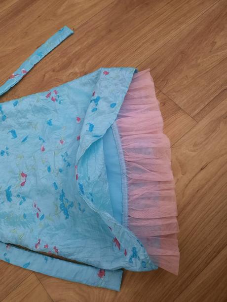 Saty sviatocne 104, 104