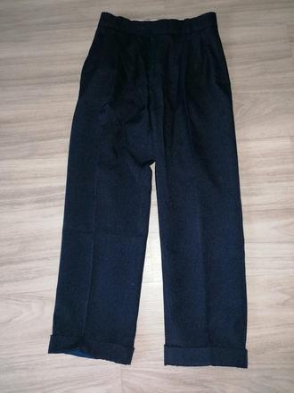 Spoločenské nohavice, 134