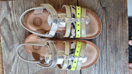 Kožené sandále, 29