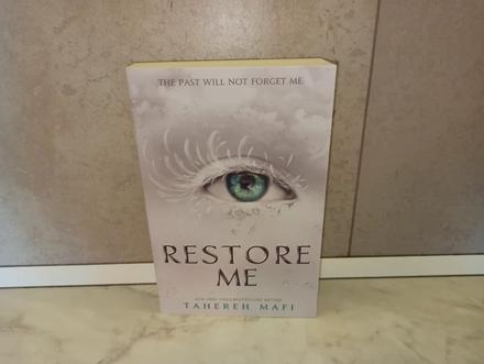 P tahereh mafi - restore me, 