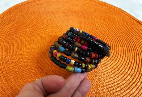 Etno drevený náramok, 