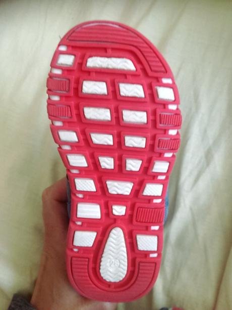 Sandalky,papuce, 28