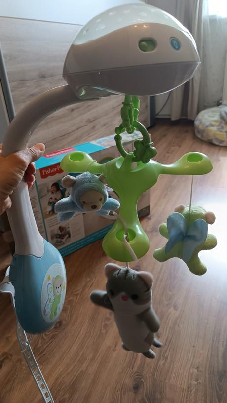 Vibračné kresielko a kolotoč fisher price, 