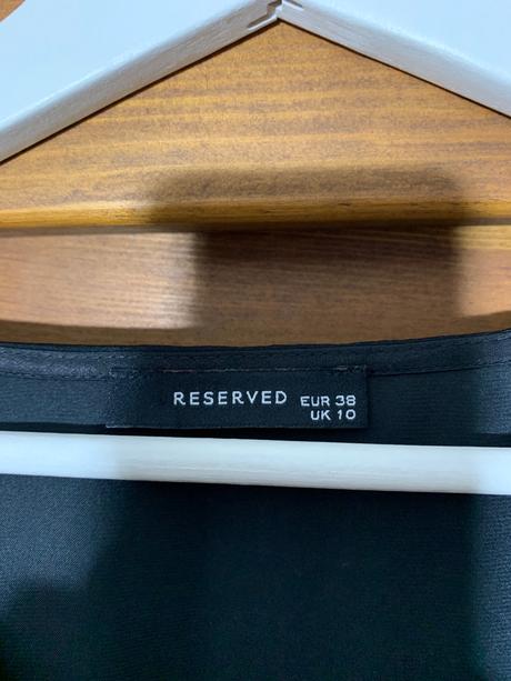 Čierna bľúzka, reserved,m