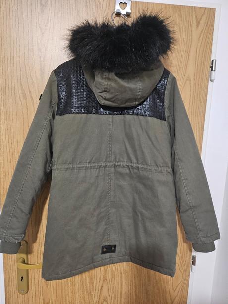 Teplá kožušinová bunda 152 darujem, reserved,152