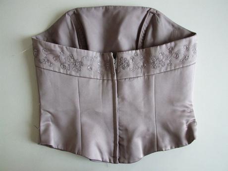 Spoločenské šaty, 44