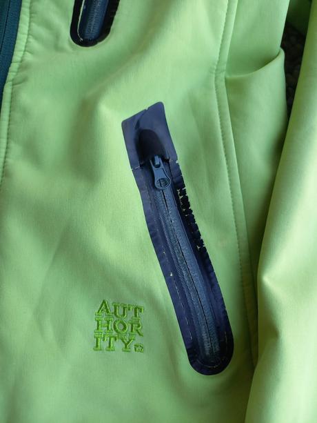 2x softshellová bunda, s