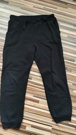 Čierne tepláky 134, sinsay,134