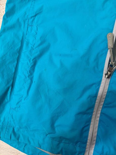 Bunda do dažďa, 152