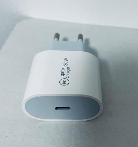 Usb c adapter 20w pre rychle nabijanie,