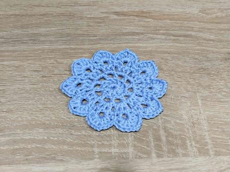 Háčkované podšálky 30, 