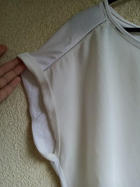 Biele voľné tričko značky camieu, camaieu,l