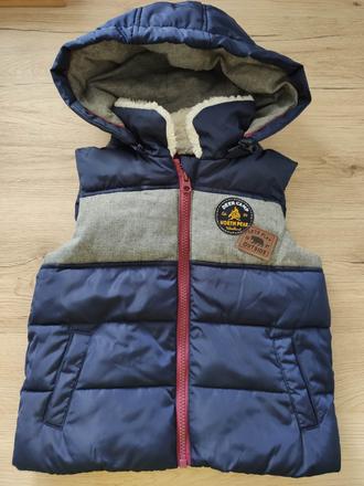 Vesta s kapucňou, f&f,104