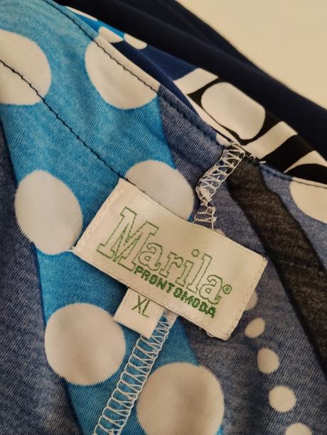 Marila elegantné modré šaty s geometrickým vzorom, xl