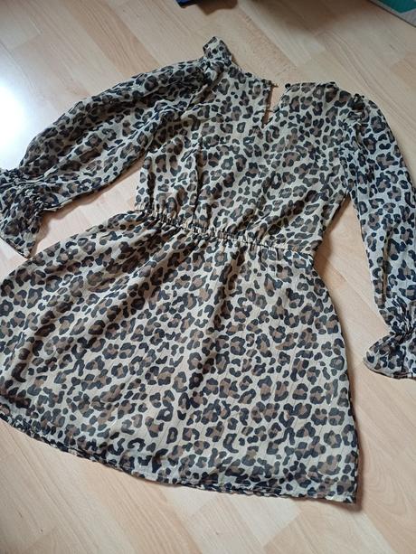 Nadherne leo šaty s volánmi, river island,122